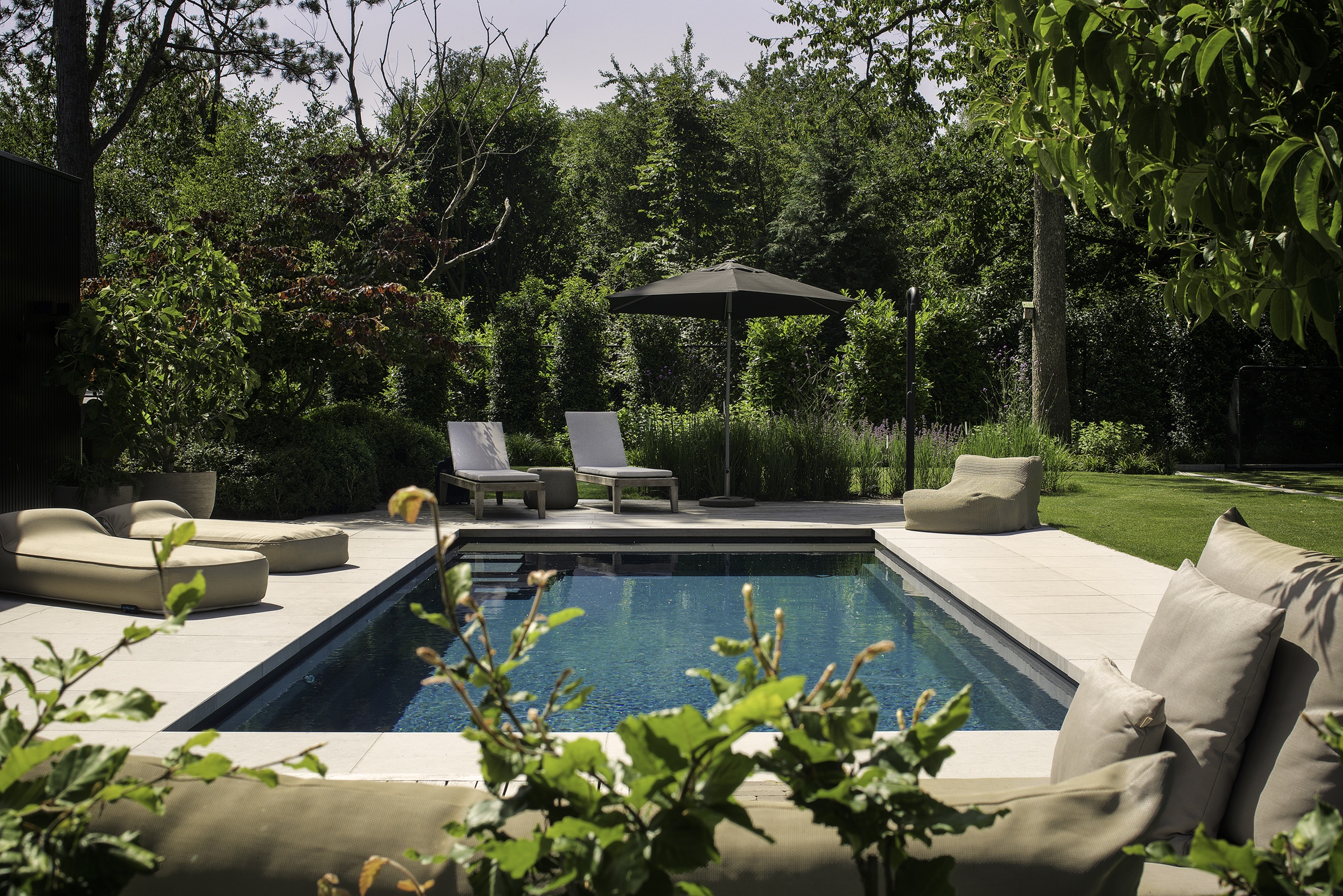XL Lounger