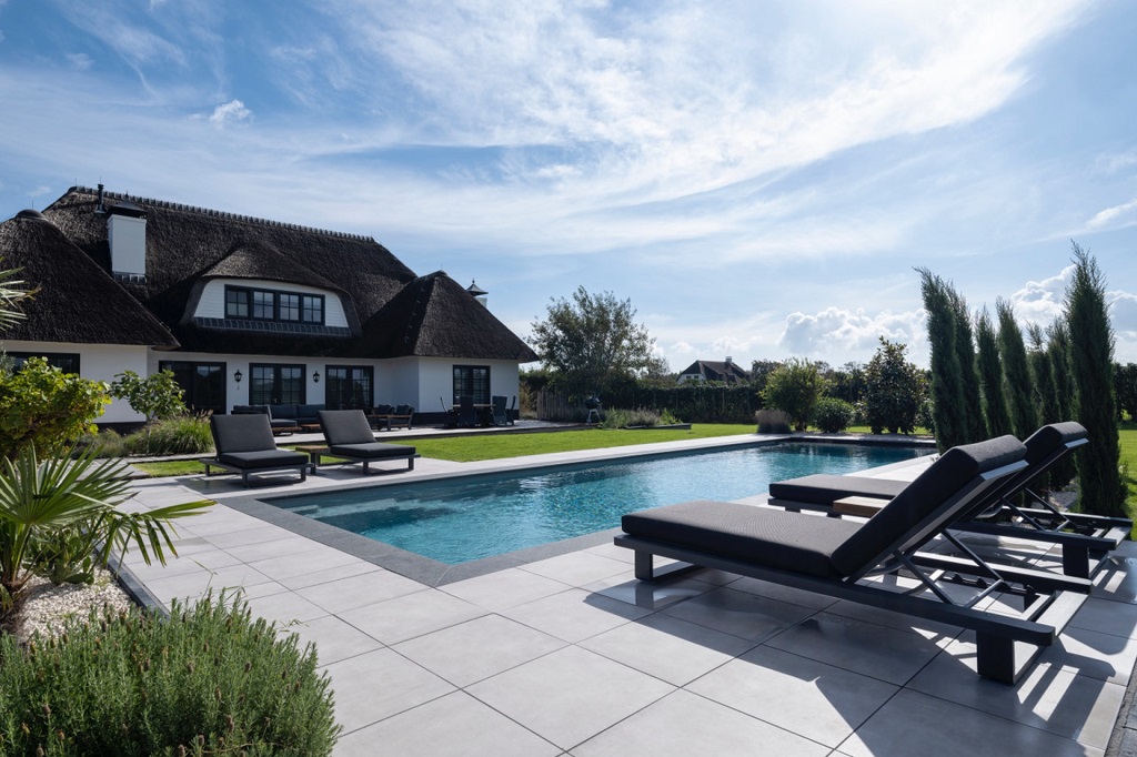 Foto: Wonennl Compass Pools XXL Trainer 133 nova grey vantage 13