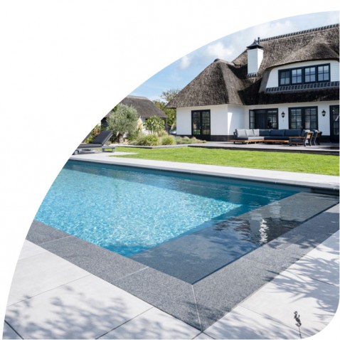 Foto : De kleur van je zwembad: kies de perfecte tint voor jouw tuin