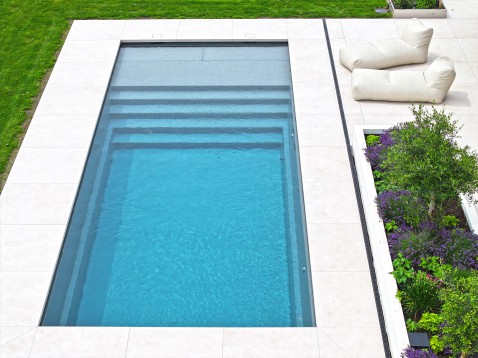 Foto : De Lido 100 — strak design en ultiem zwemcomfort in jouw tuin