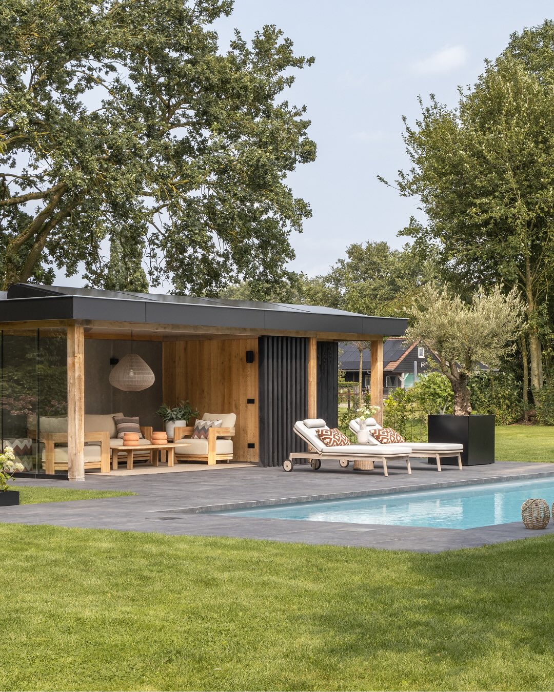 Foto : De perfecte tuinkamer: rust en comfort in harmonie met de natuur