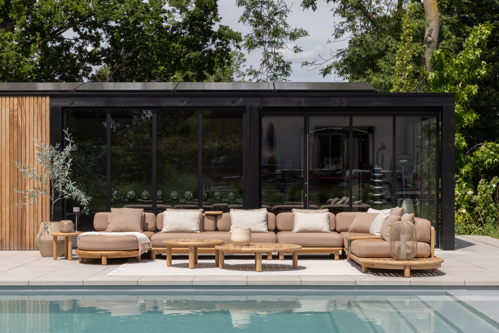 Foto: Bronkhorst Buitenleven Luxe autogarage met thuisgym 03