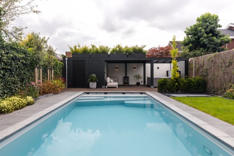 Foto : Poolhouse met lamellendak