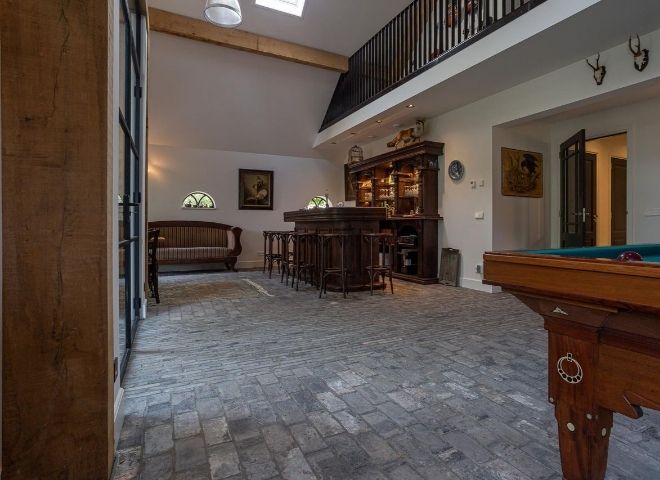 Foto : BRICKS: Natuursteen vloeren met karakter en kleur