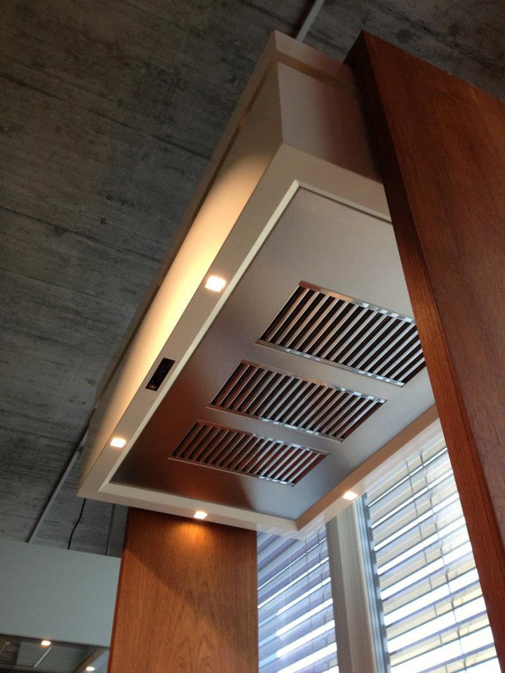 Foto: DMU 1220 aan plafond zonder zeilverstaging model 2013 + wit gecoat