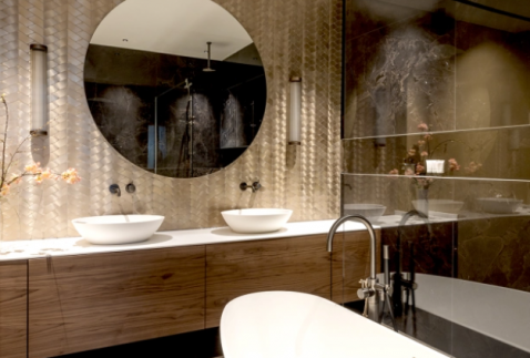 Foto : Grote contrasten in de badkamer: stijlvol en sfeervol