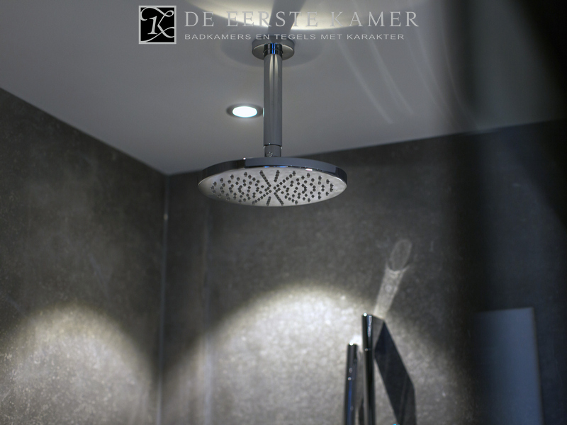 Foto: Sfeervol douchen De Eerste Kamer