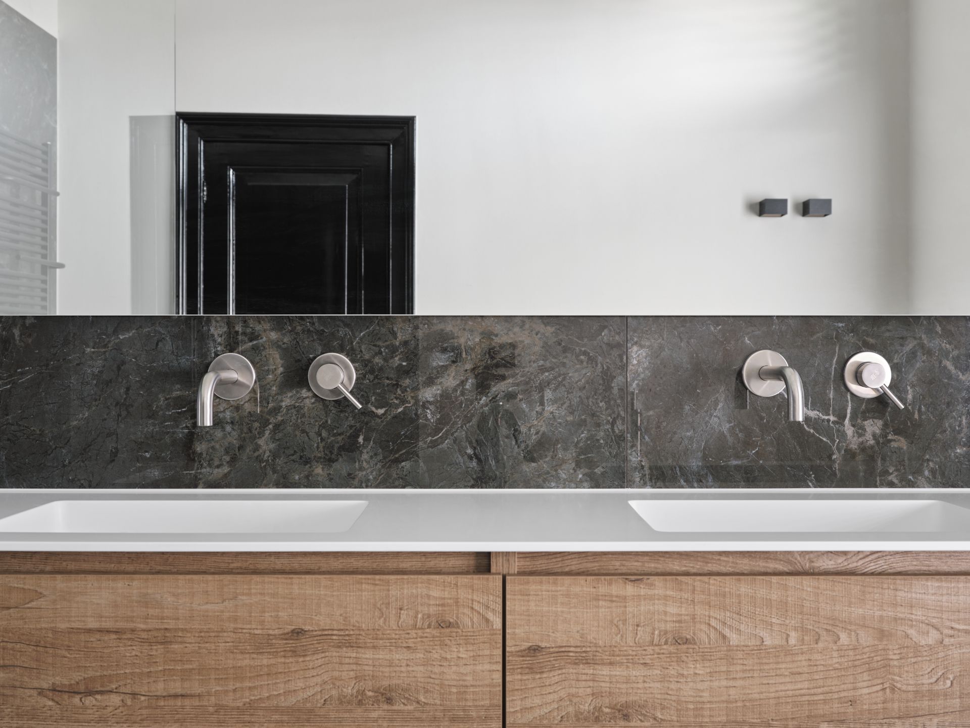 Foto: een badkamer met een moderne uitstraling      eerste kamer badkamers   012