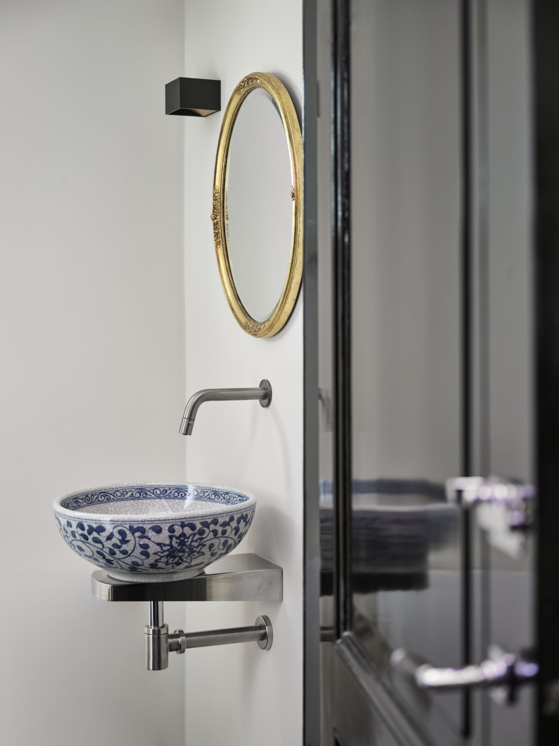 Foto: een badkamer met een moderne uitstraling      eerste kamer badkamers   014