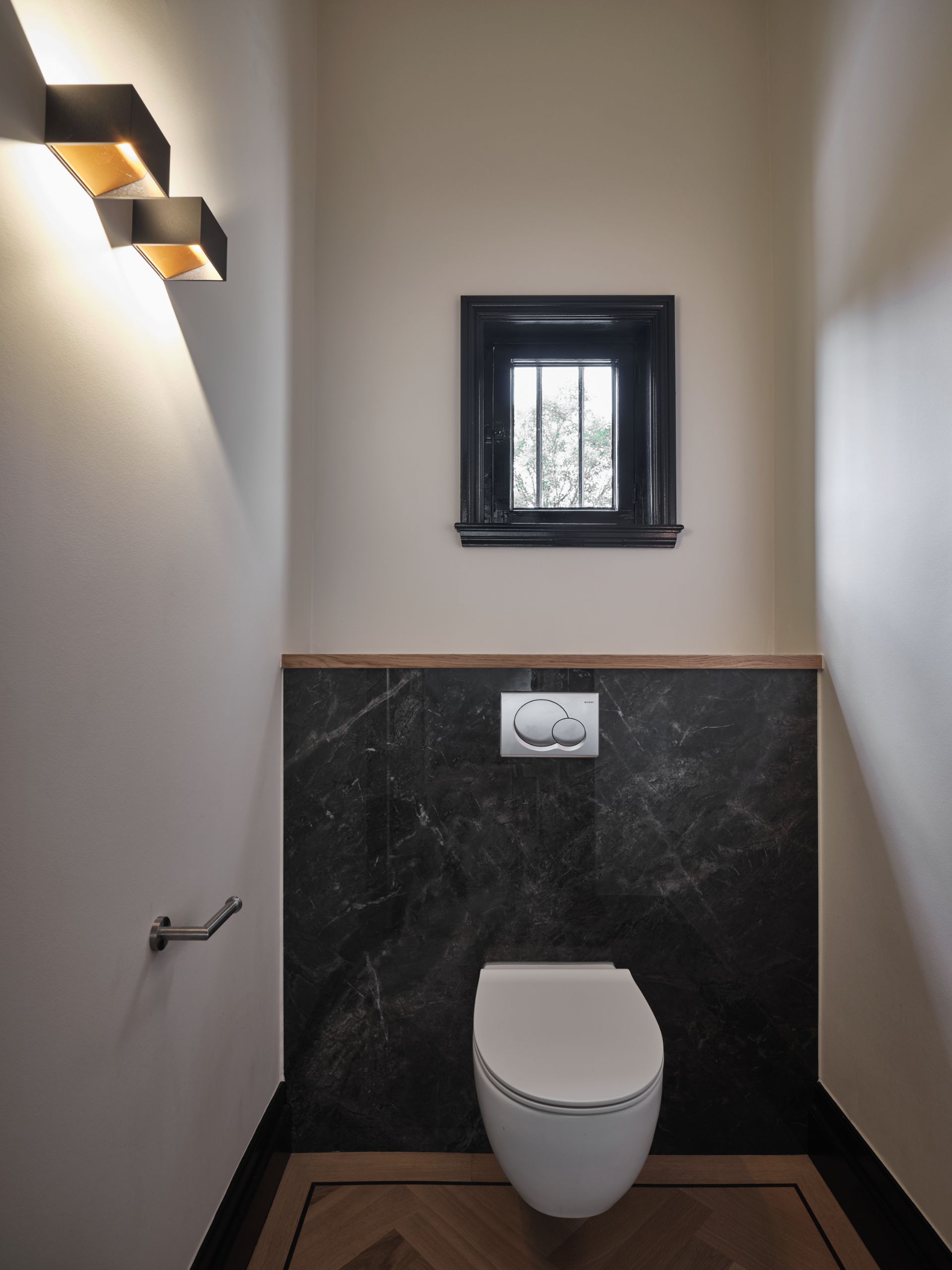 Foto: een badkamer met een moderne uitstraling      eerste kamer badkamers   015