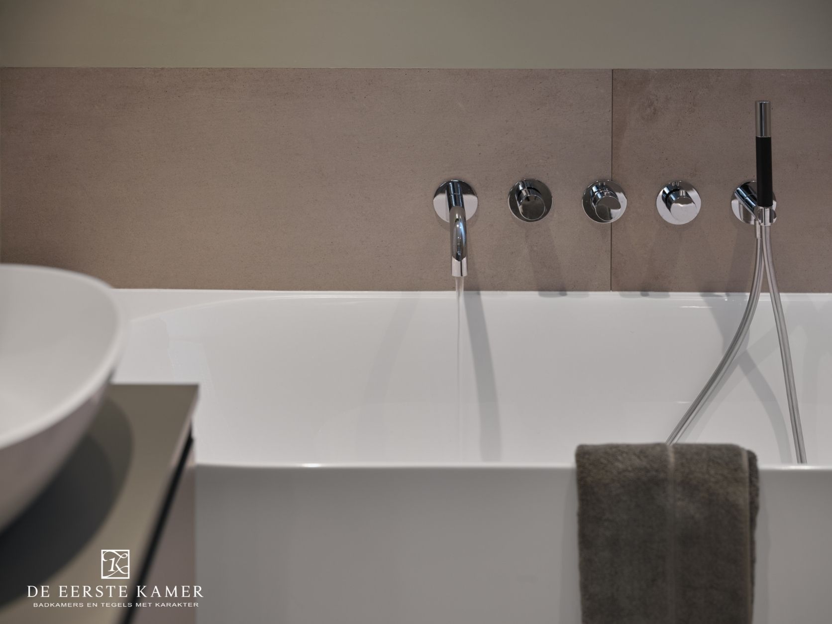 Foto: eerste kamer badkamer