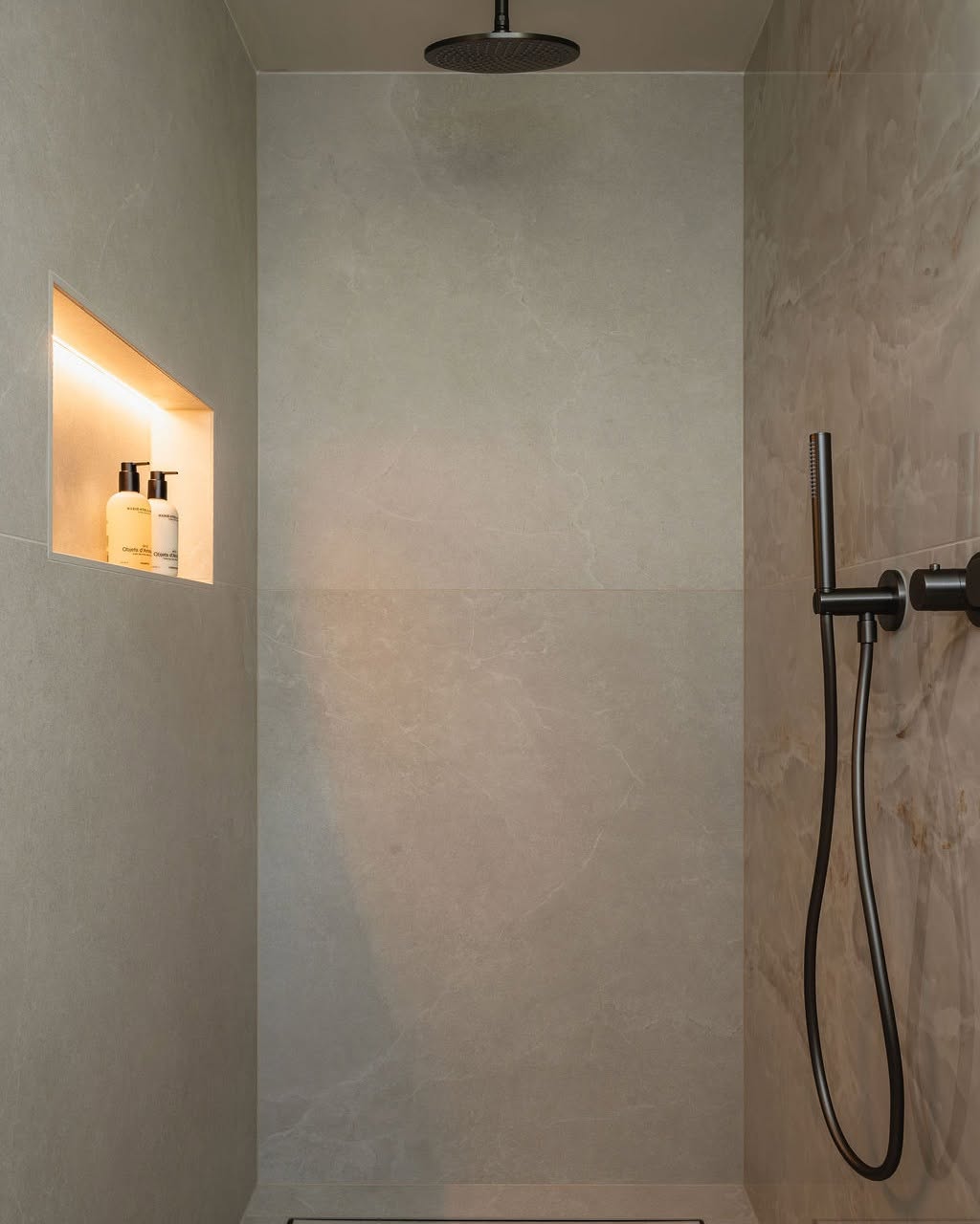 Foto: eerste kamer badkamermeubel douche wonennl