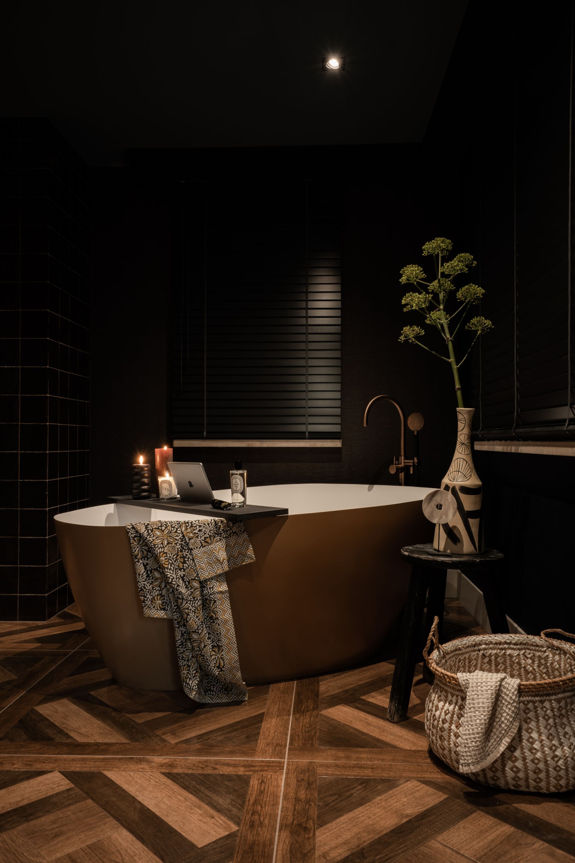 Foto: hotel chique ontmoet klassiek    eerste kamer badkamers   004