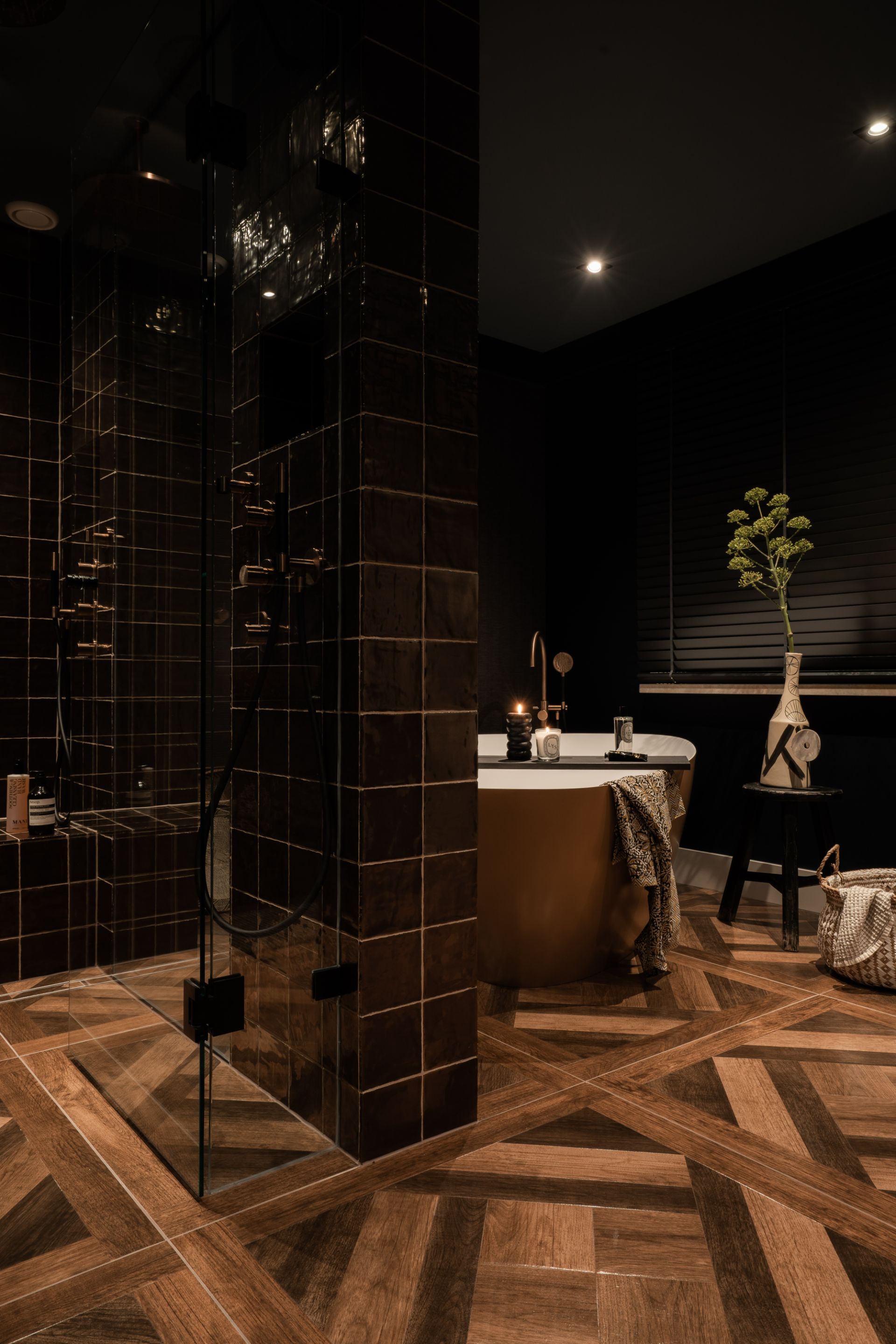 Foto: hotel chique ontmoet klassiek    eerste kamer badkamers   005