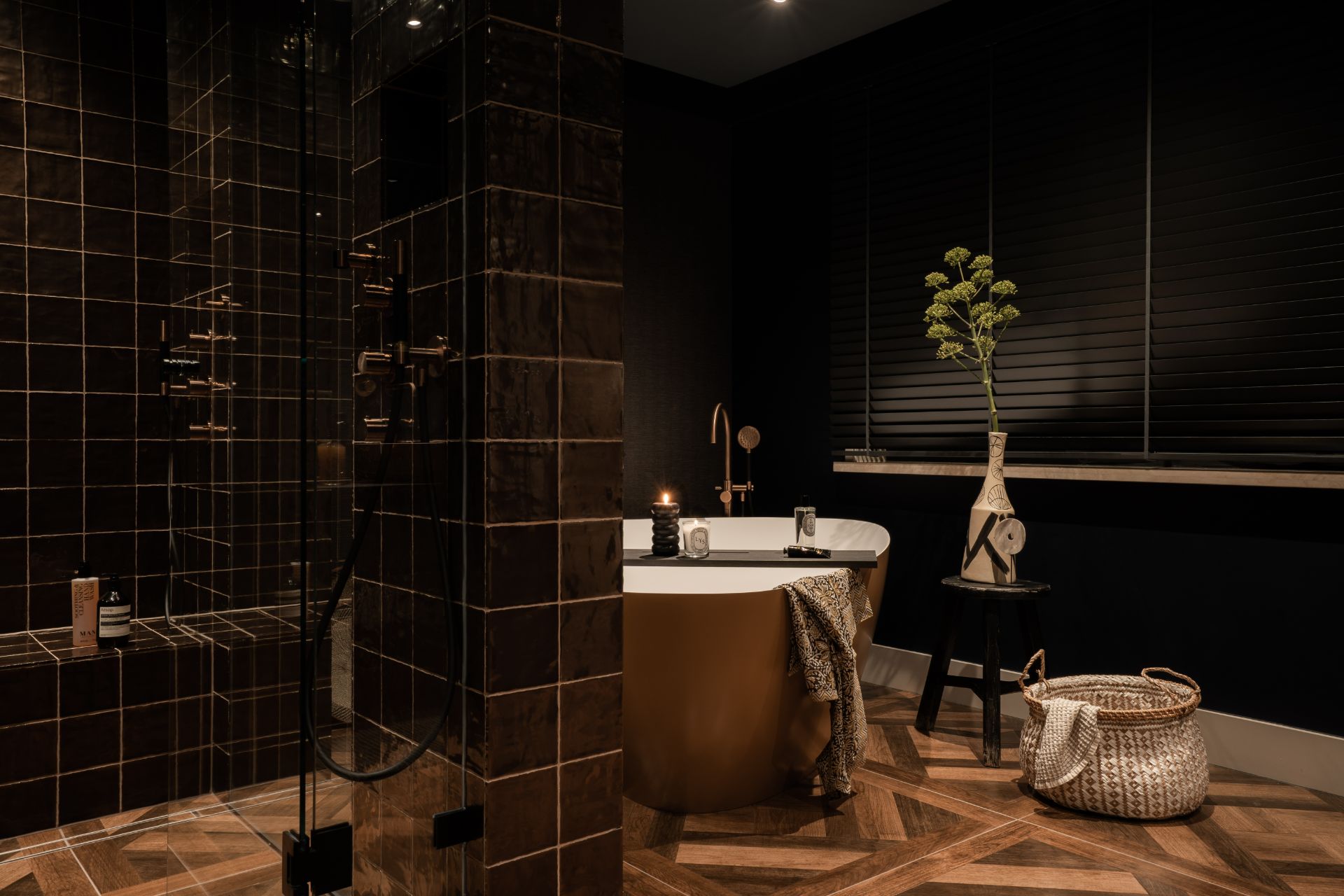 Foto: hotel chique ontmoet klassiek    eerste kamer badkamers   006