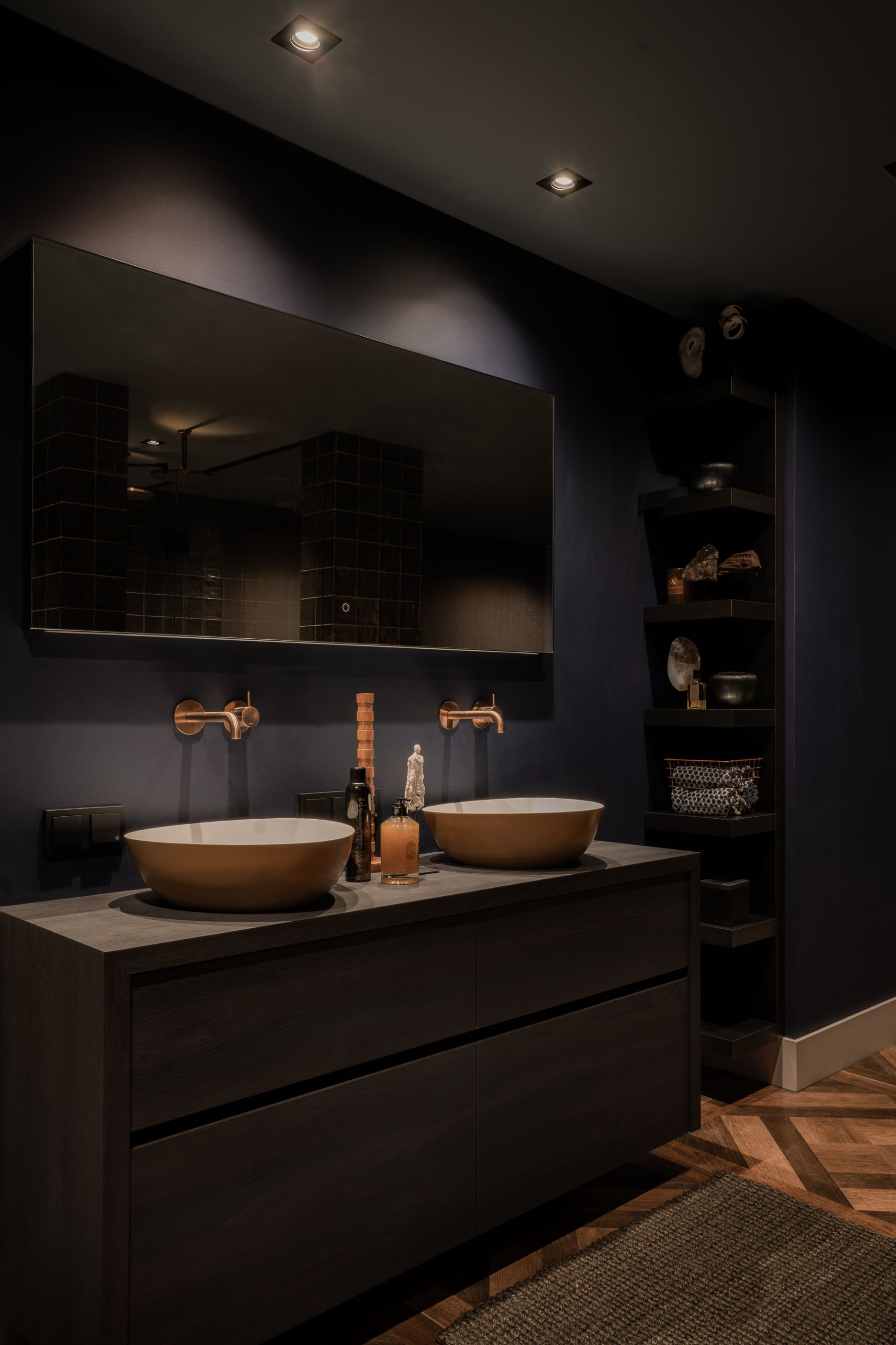 Foto: hotel chique ontmoet klassiek    eerste kamer badkamers   010