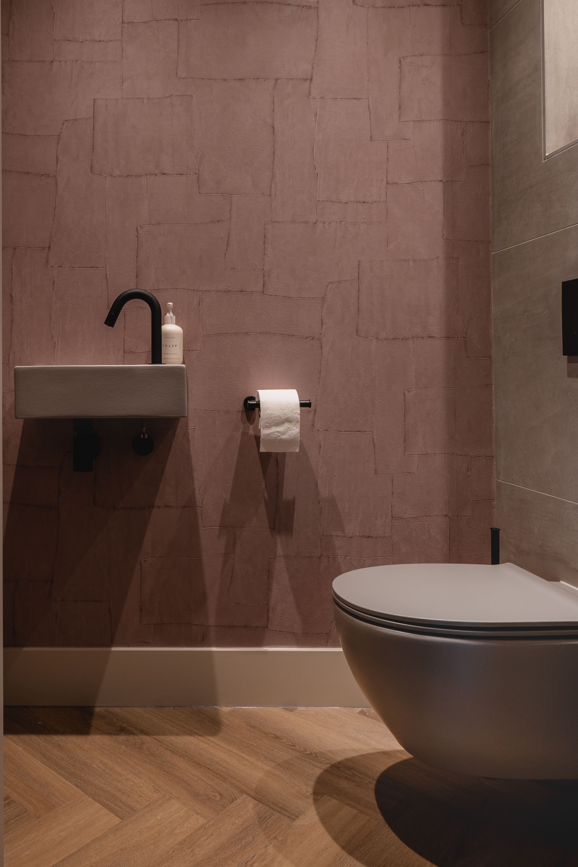 Foto: hotel chique ontmoet klassiek    eerste kamer badkamers   017