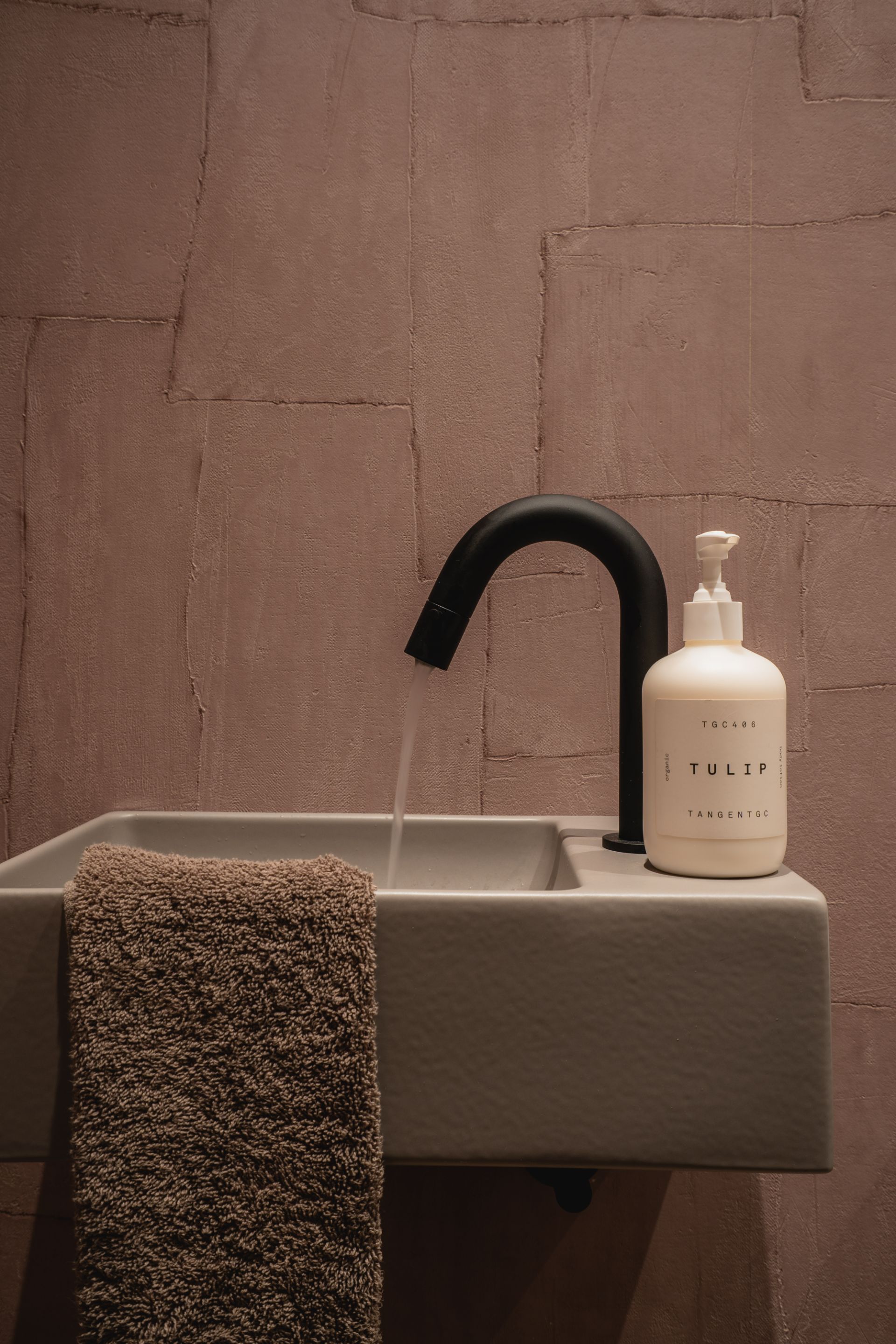 Foto: hotel chique ontmoet klassiek    eerste kamer badkamers   021