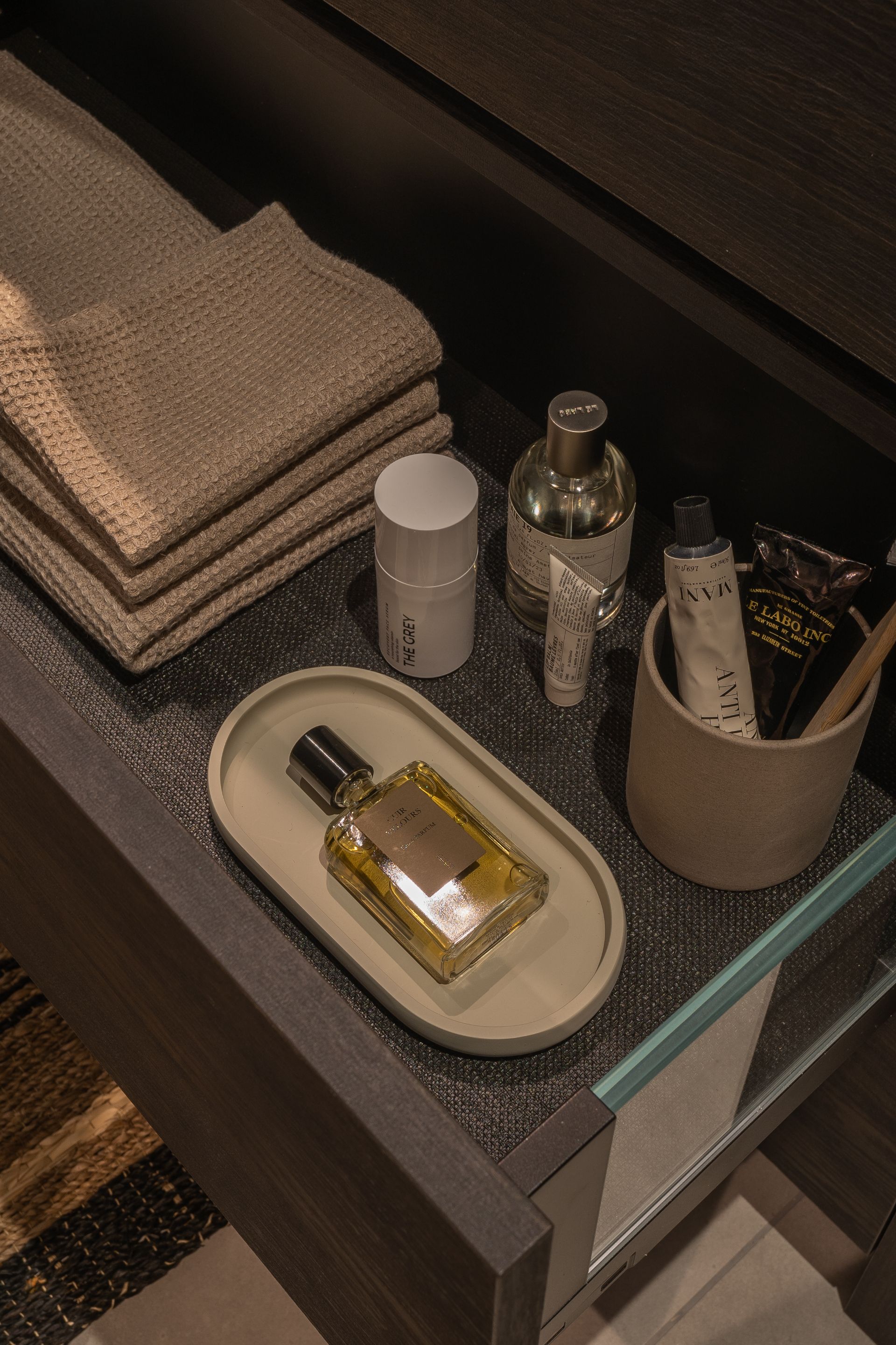 Foto: jaloersmakende  moderne kleine badkamer  eerste kamer badkamers   009