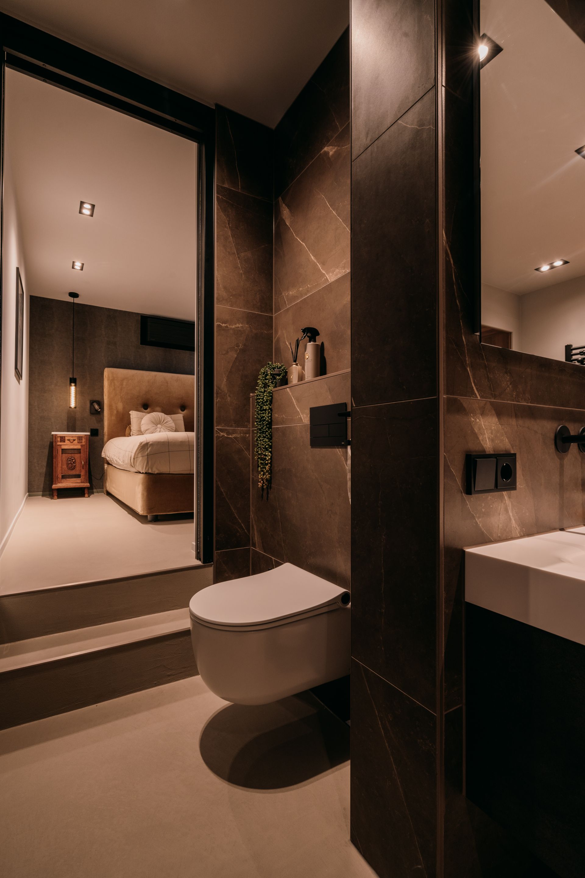 Foto: luxe en suite badkamer in woonark loenen aan de vecht   008