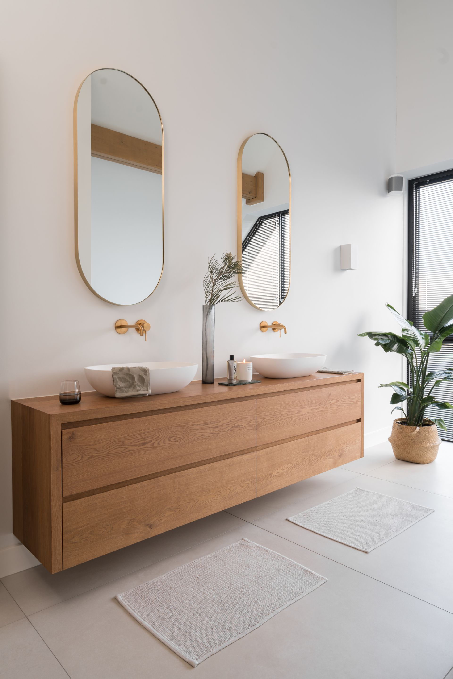 Foto: luxe japandi badkamer in leusden   eerste kamer badkamers   006