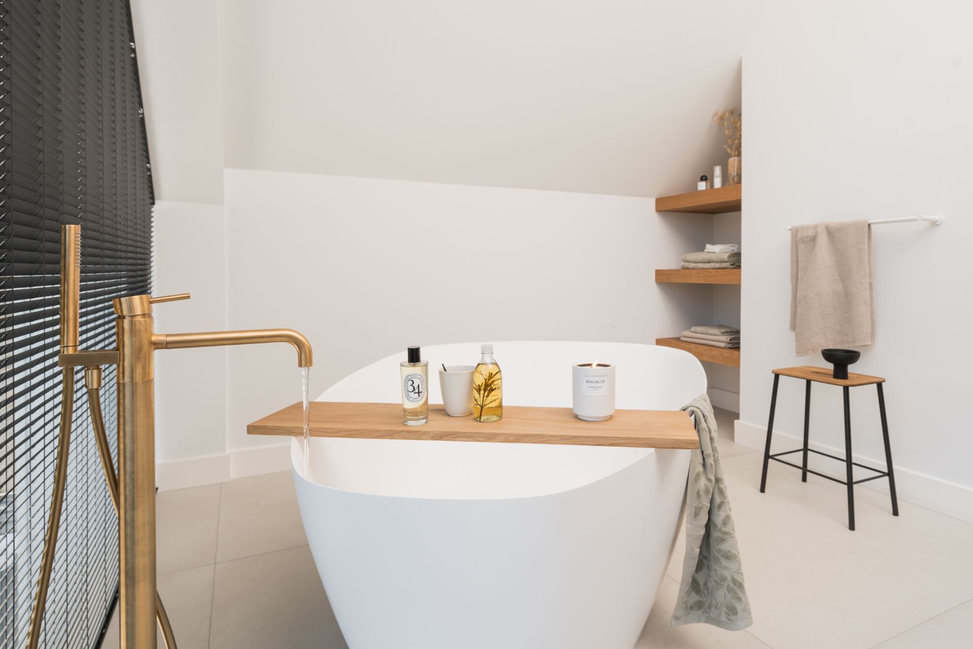 Foto: luxe japandi badkamer in leusden   eerste kamer badkamers   012