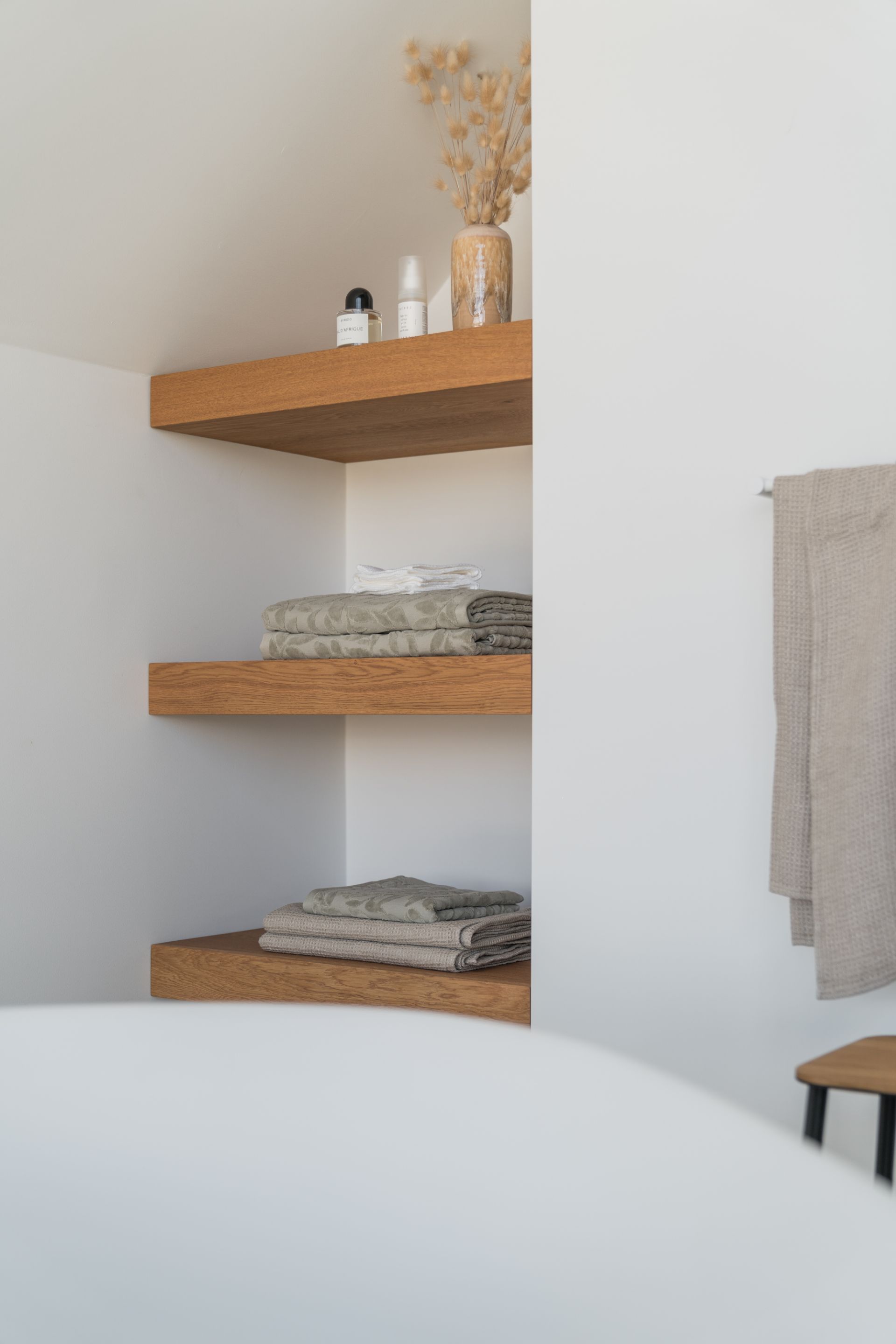 Foto: luxe japandi badkamer in leusden   eerste kamer badkamers   014