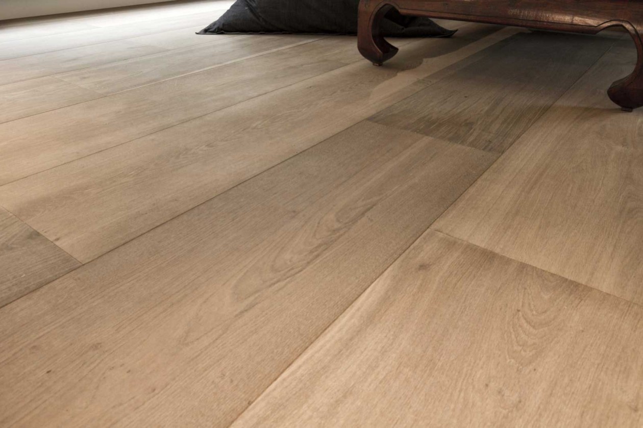 Foto: w3 verouderd parket vloeren houtkubus Apeldoorn JACOB