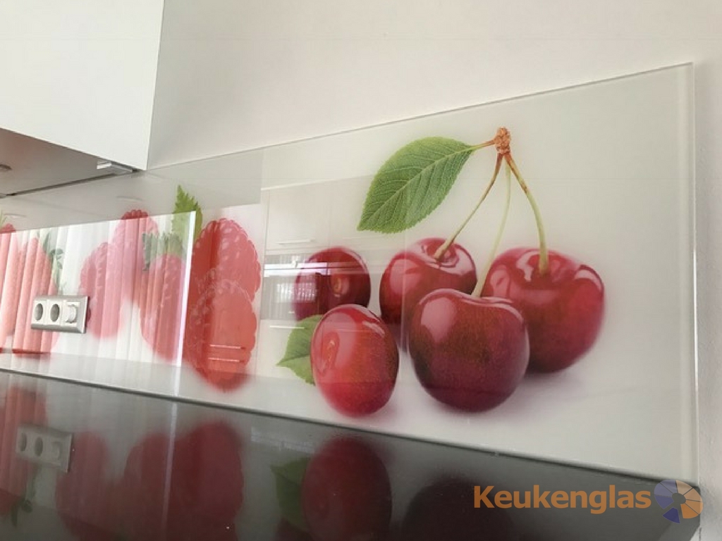 Foto: Zoetermeer wit glas afbeelding rood fruit