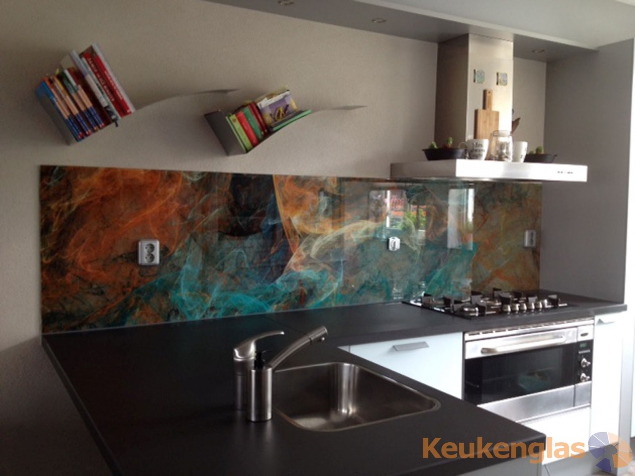 Foto: w3 Glazen achterwand bedrukt in allerlei kleuren keuken Houten