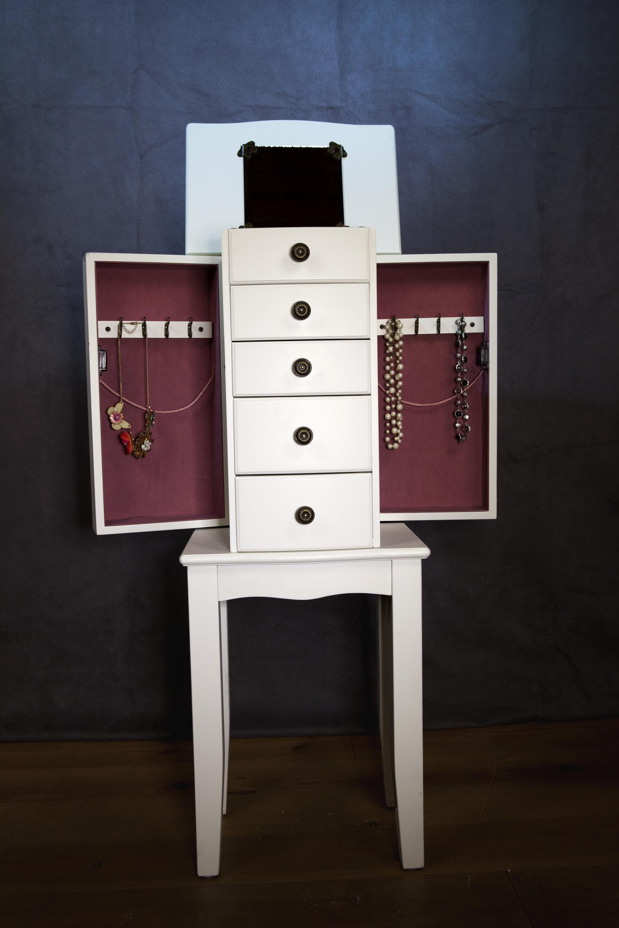 Foto: Esmee sieradenkast open