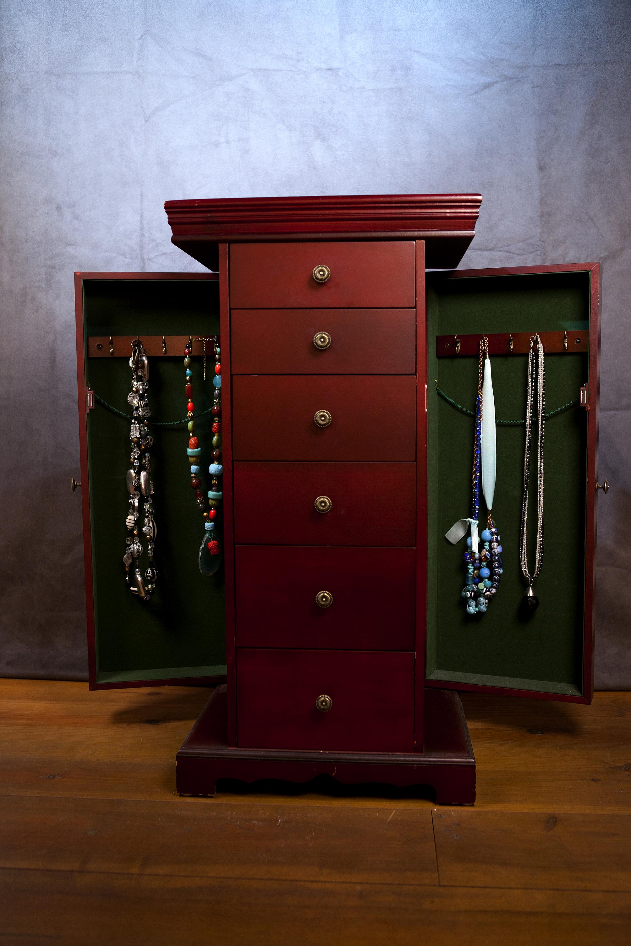 Foto: javid sieradenkast open