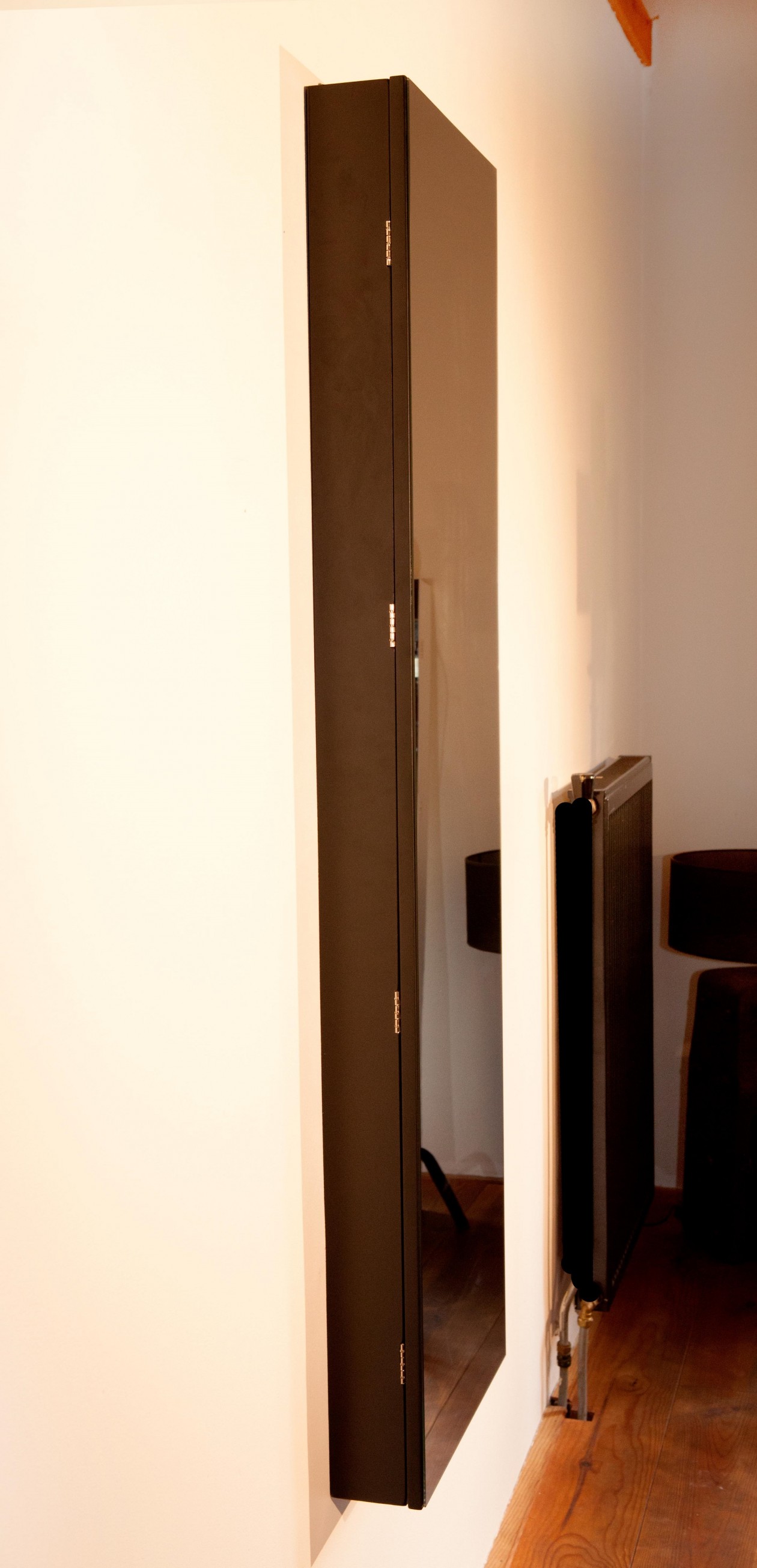 Foto: w3 Sieradenkast Isa zwart zijkant