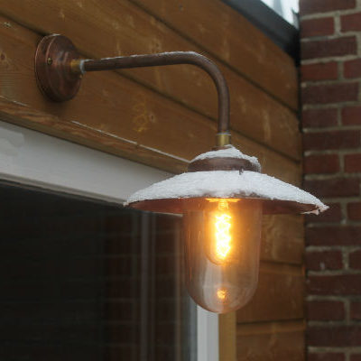 Foto: koperen stallamp Arnhem haaks TuinExtra