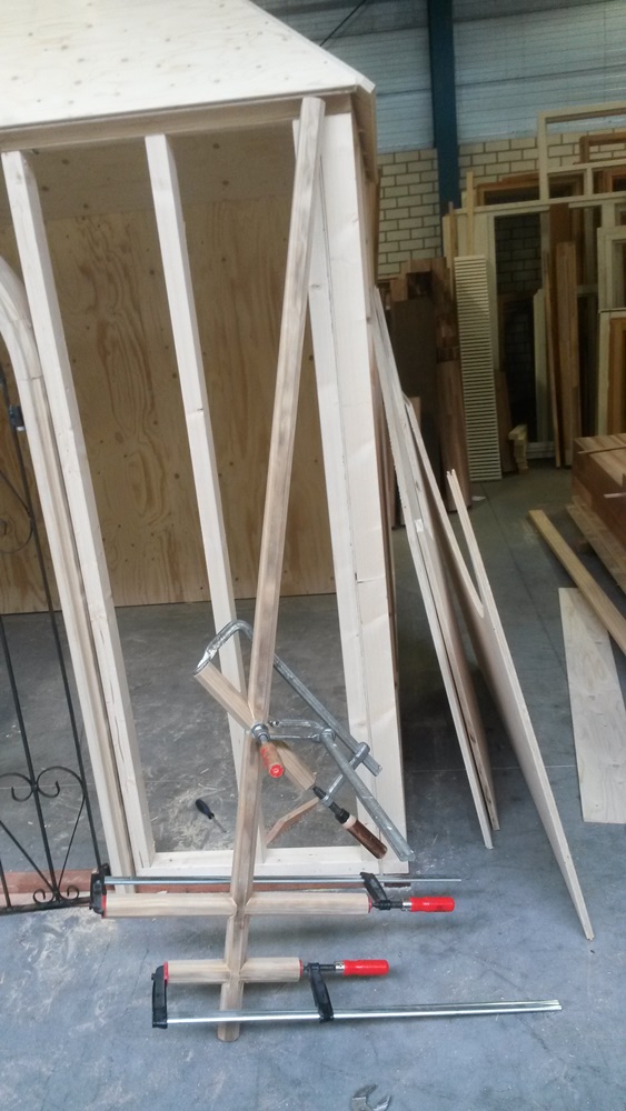 Foto: Finnlogs houtbouw houtskeletbouw Orthodox kapelletje 13