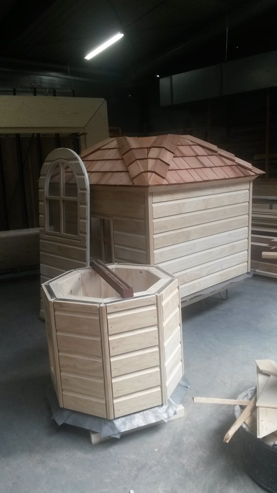 Foto: Finnlogs houtbouw houtskeletbouw Orthodox kapelletje 15