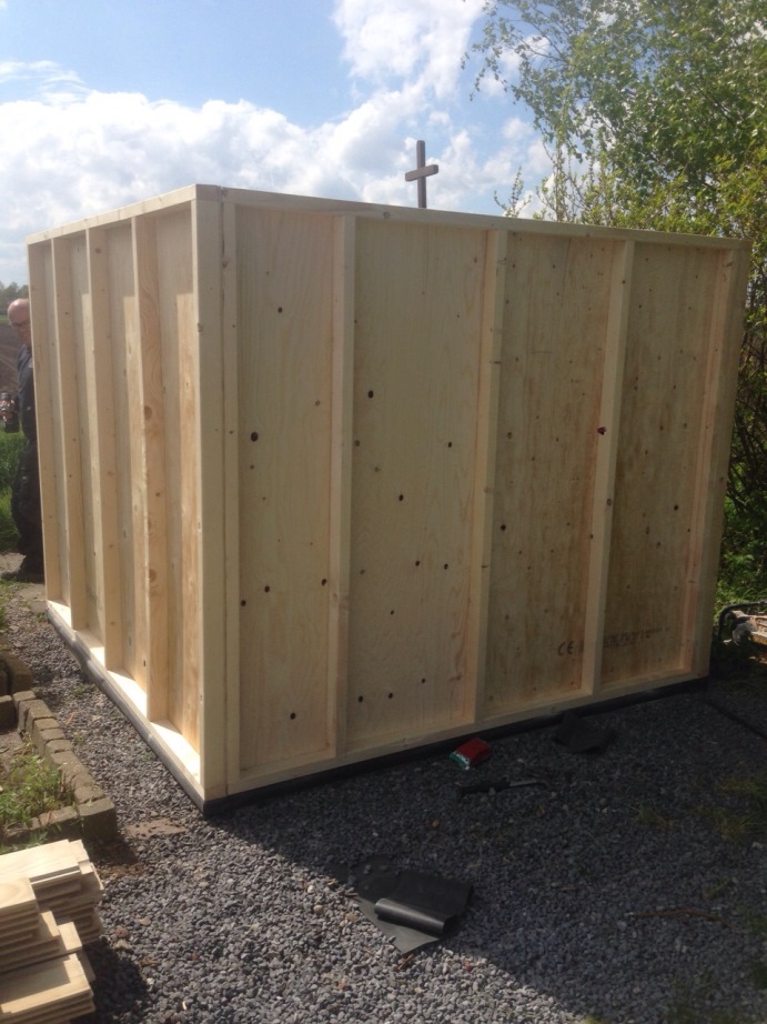 Foto: Finnlogs houtbouw houtskeletbouw Orthodox kapelletje 16