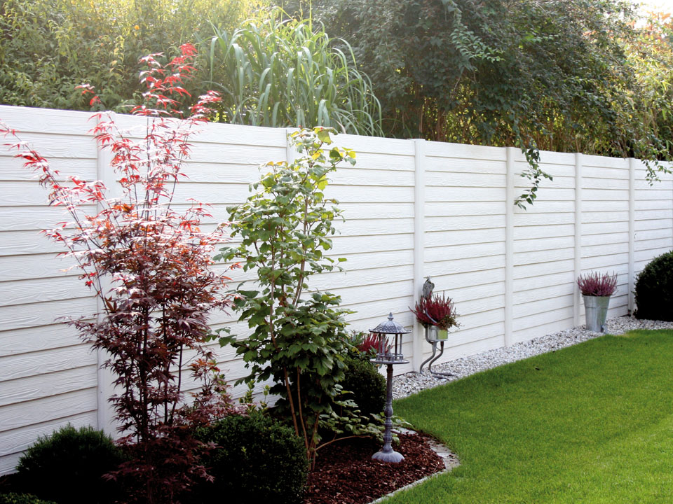 Foto: Betonschutting hout design  solide