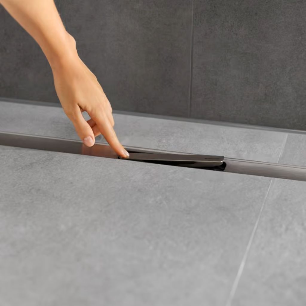 Foto: 2026 geberit bathroom cleanline30 movie b2b2c with hand 1 760 760
