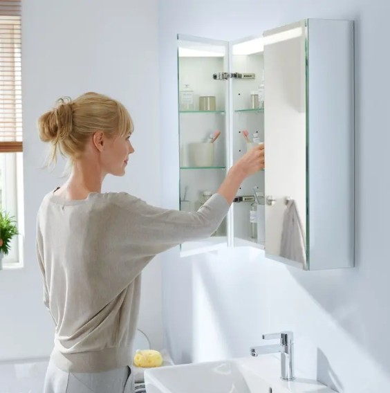 Foto : Lichtspiegels en spiegelkasten: functionaliteit ontmoet stijl