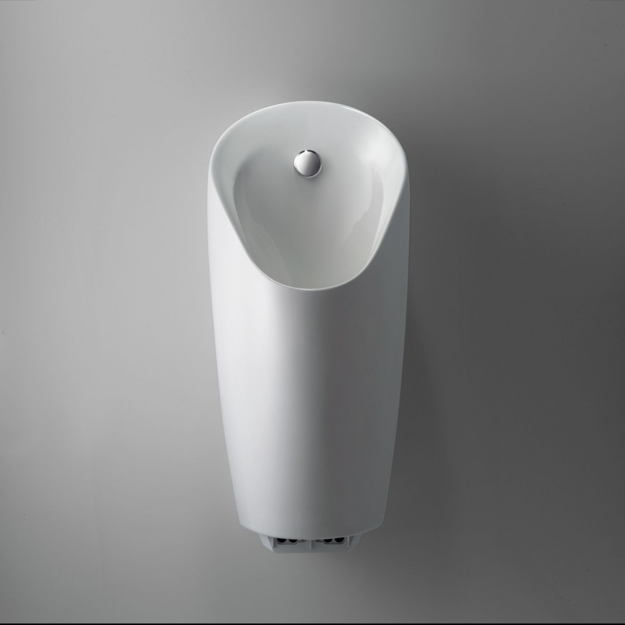 Foto: w3 Urinal Preda integrated control full packshot at wall