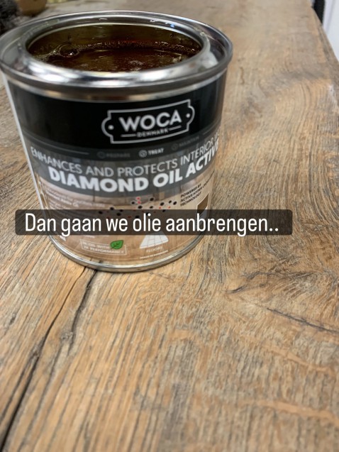 Foto : Oude planken opknappen met houtolie