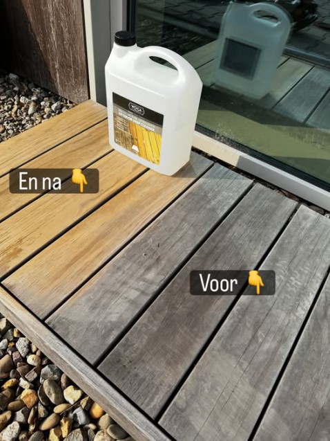 Foto : Vlonder schoonmaken & ontgrijzen – voor & na resultaat In deze foto zie je het verschil dat je krijg