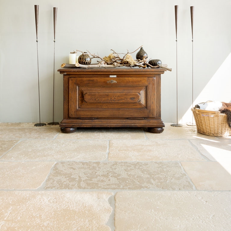 Foto: Nibo Stone natuursteen tegels woonkamer  10 