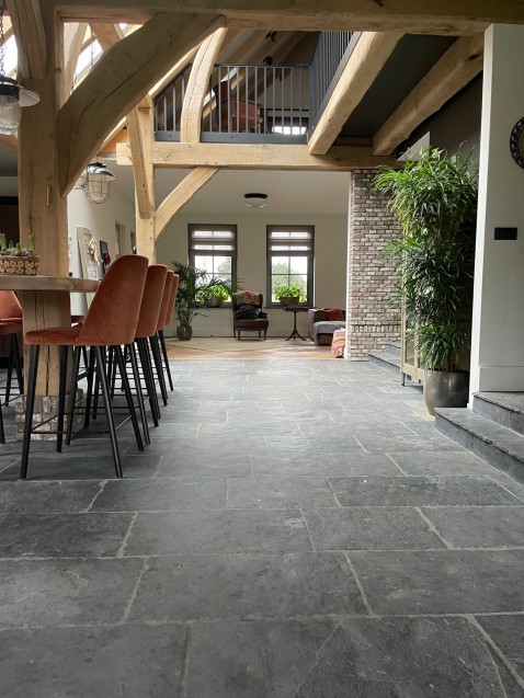 Foto : Van vloerisolatie tot afwerkvloer: dit is de juiste volgorde voor een perfect resultaat