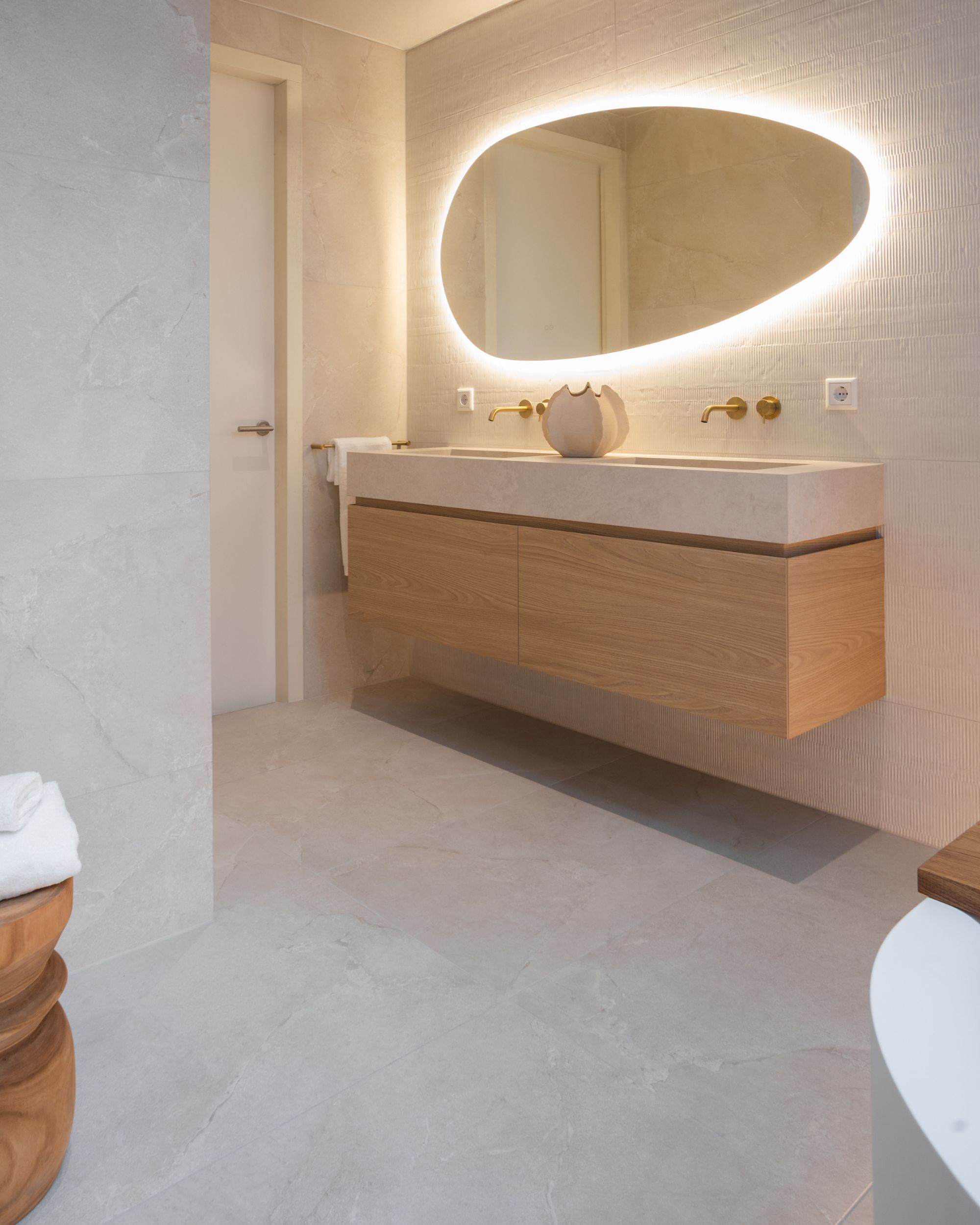 Foto : Nieuw bij Groothuisbouw: luxe badkamers en toiletten