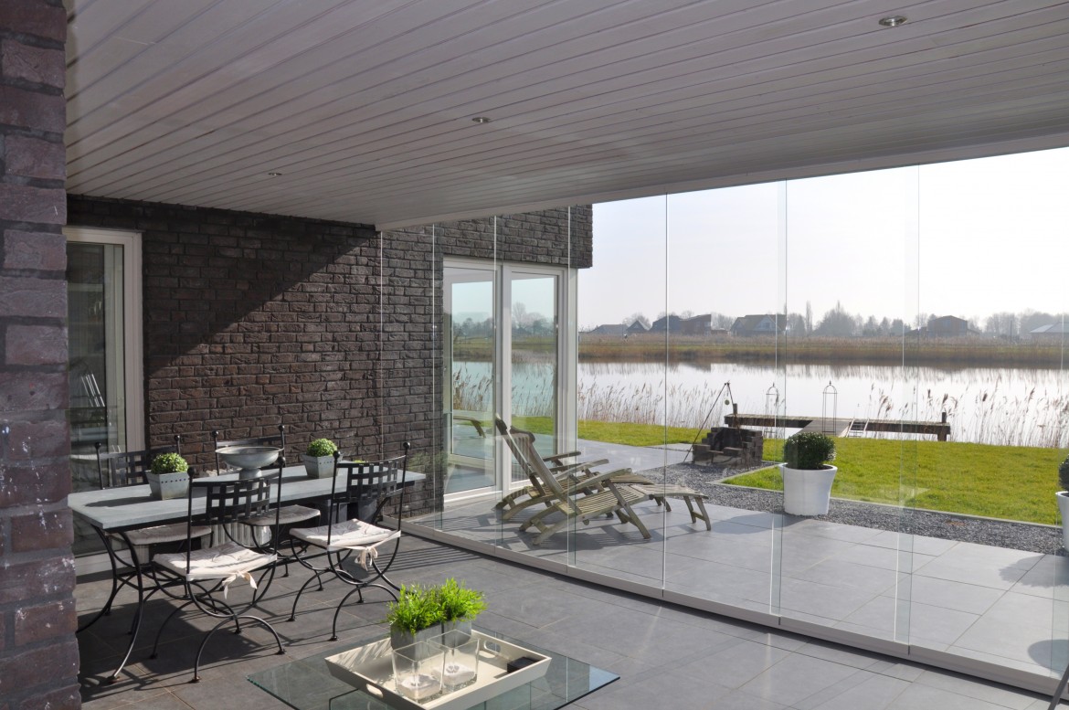 Foto: 174. Glasschuifwand systeem voorwand 1170x777