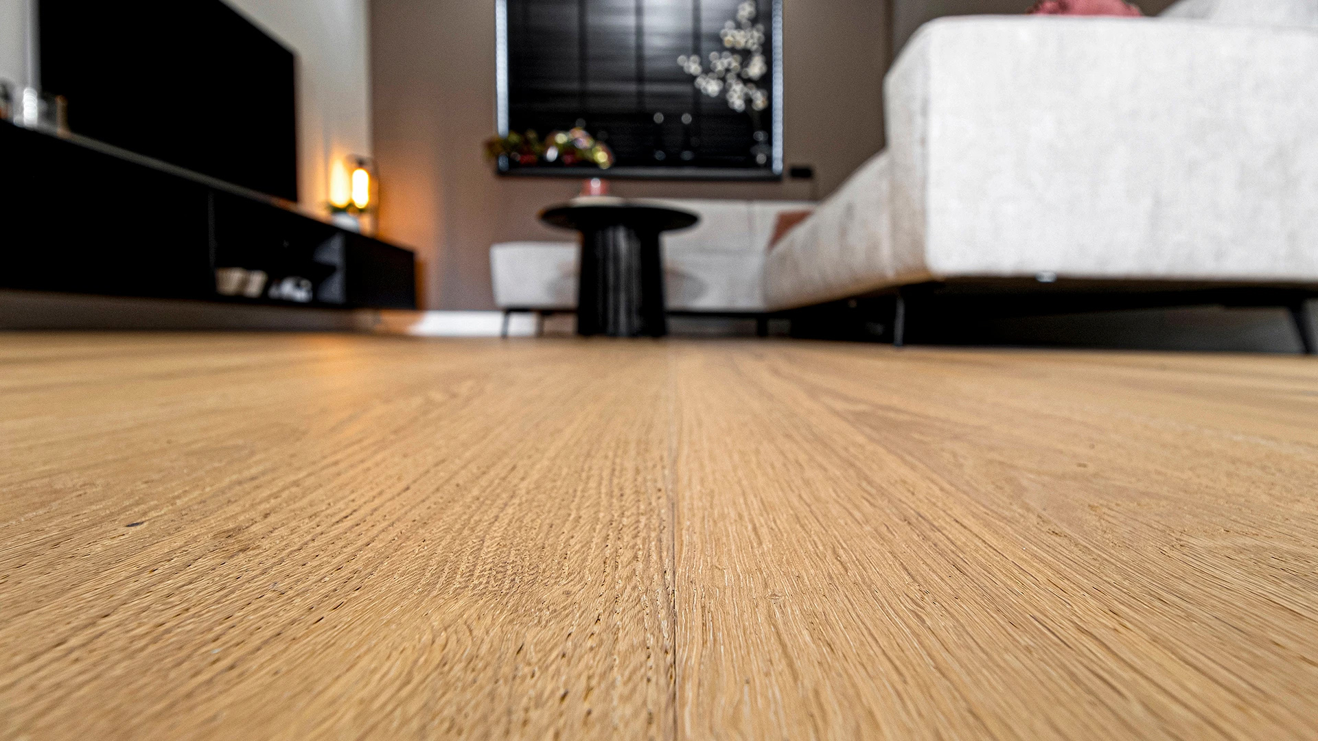 Foto : Waarom kiezen voor een geborstelde houten vloer van Cinzento Custom Made?