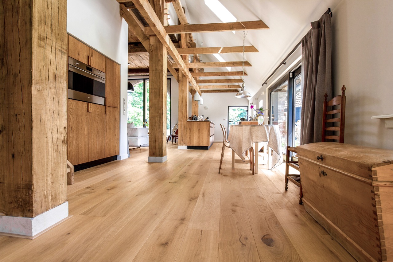 Foto : Gerookte houten vloer Woodlook Beits & olie