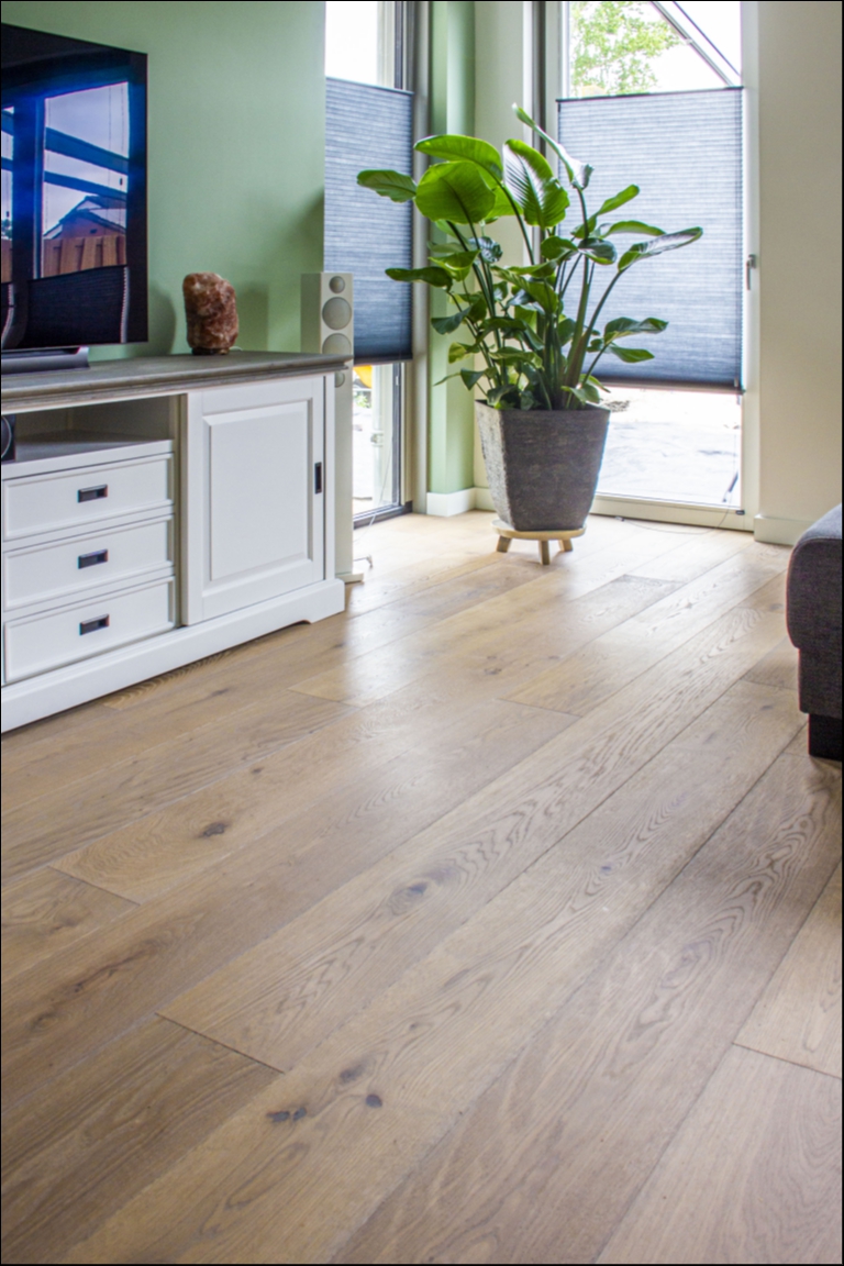Foto: Woonhuis Ter Aar Dual Parquet 15 4 eiken rustiek AB geborsteld MC Sky Grey 1